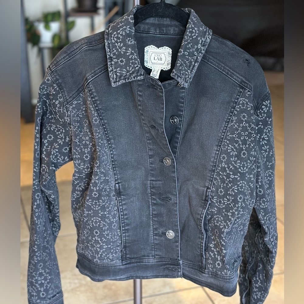 Logo Lab by Lori Goldstein Denim Jacket with Eyelet Embroidery - Picture 3 of 7